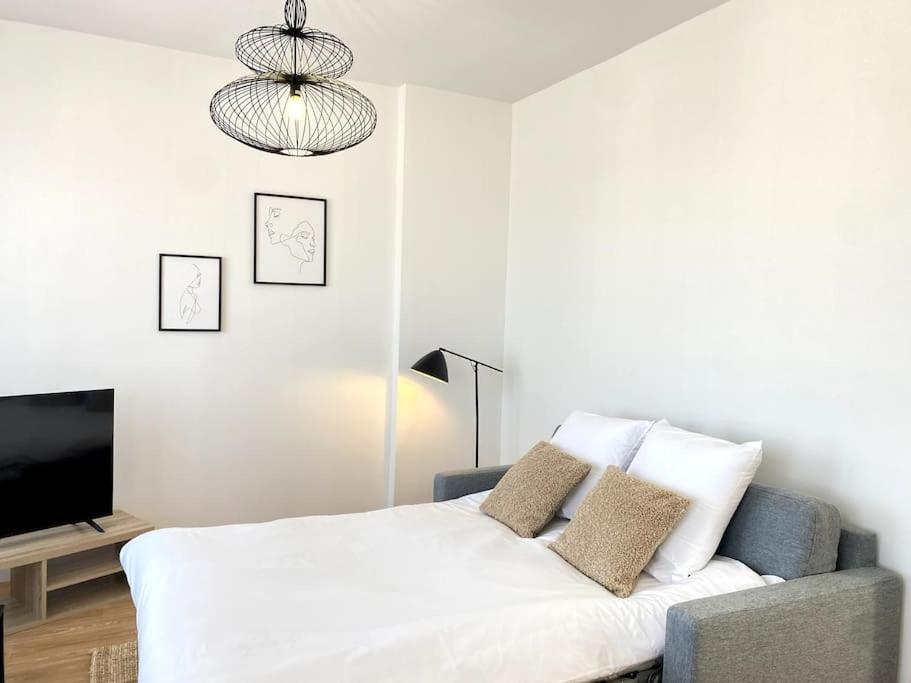 Appartamento Le Dandy-Proche Centre-Neuf Châteauroux Esterno foto