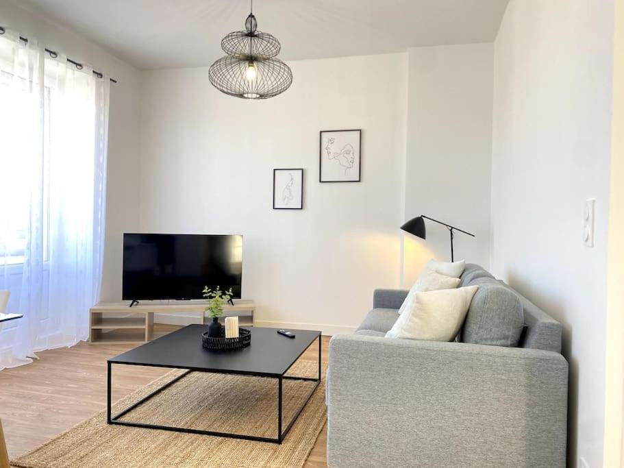 Appartamento Le Dandy-Proche Centre-Neuf Châteauroux Esterno foto